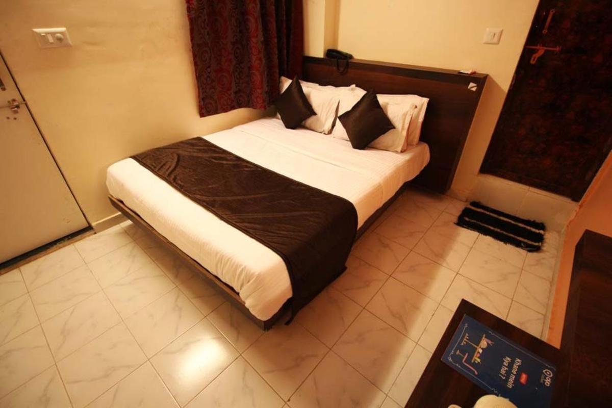 Hotel Raj Palace Ahmedabad Exterior photo